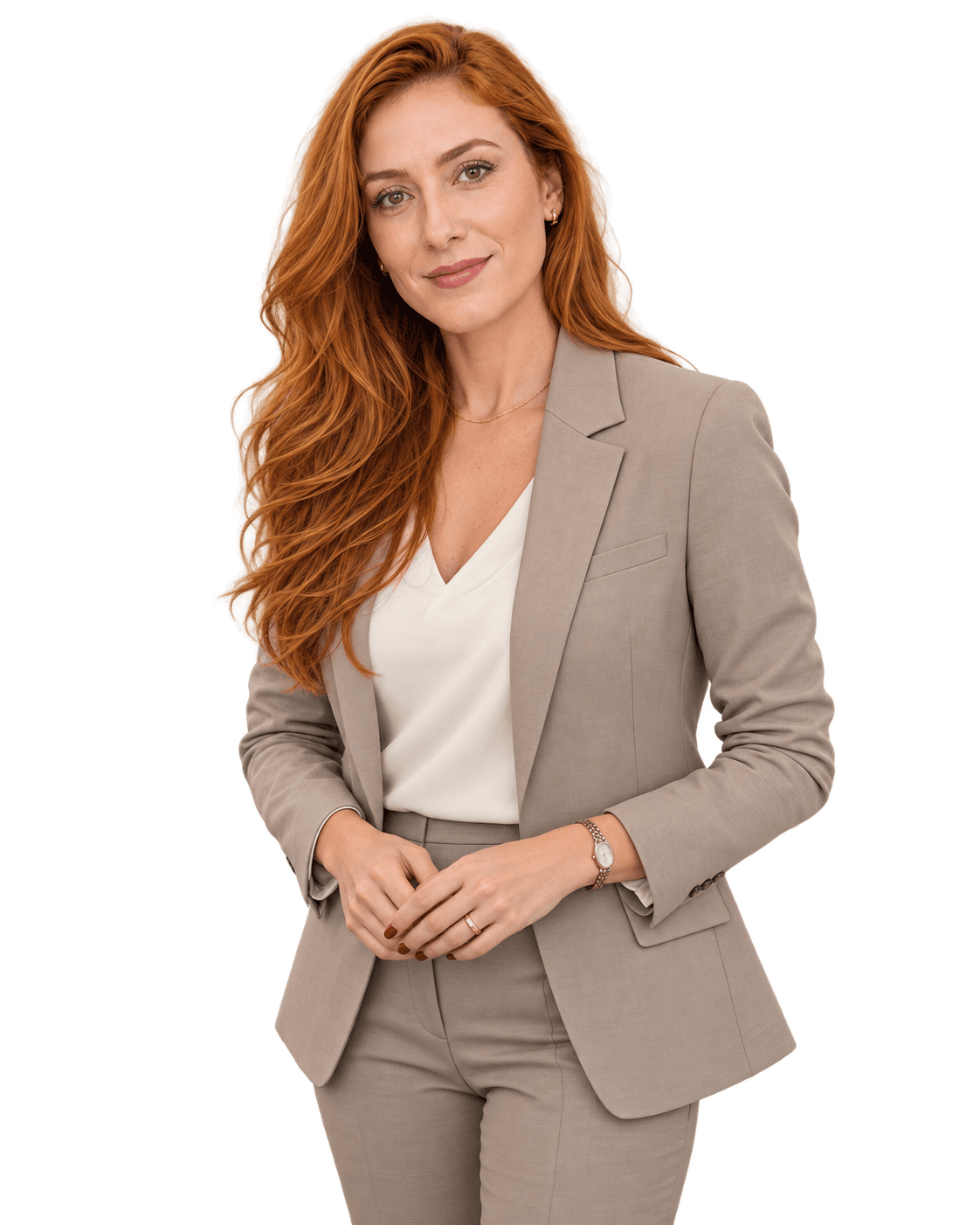 Dra. Sofia Kael, de cabelos acobreados, em pé, usando um blazer bege-acinzentado e com as mãos levemente unidas.